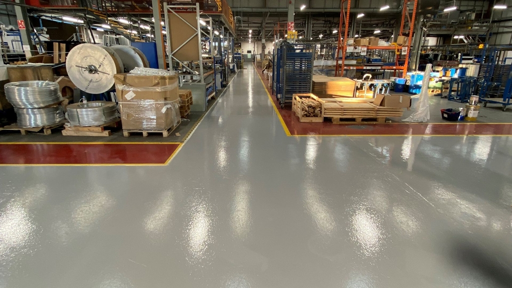 Warehouse walkways refresh in epoxy HB