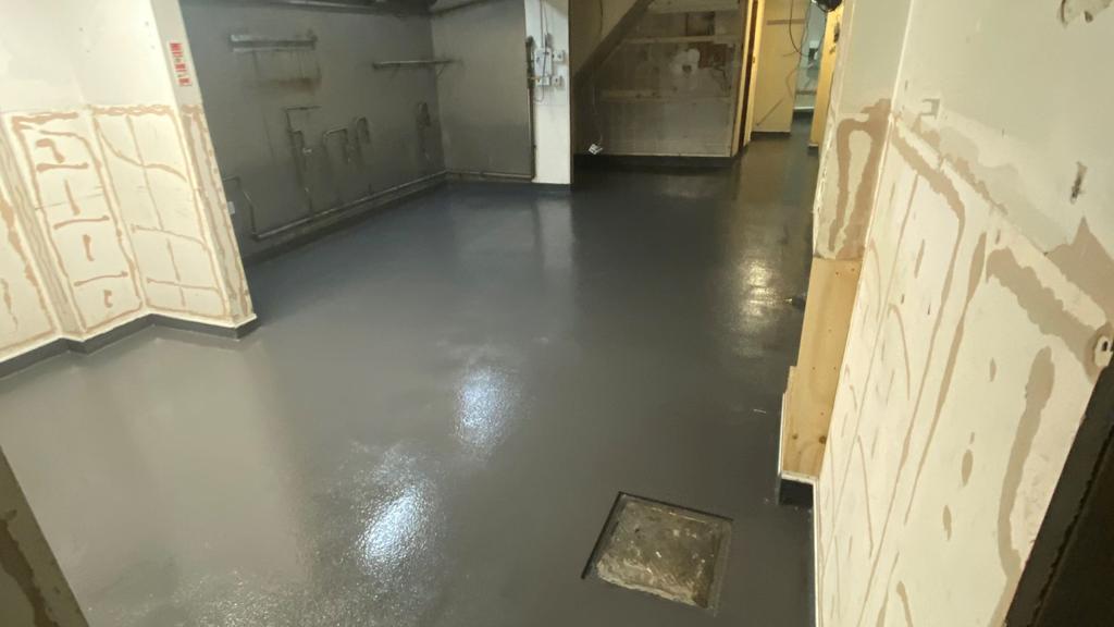 commercial kitchen - epoxy quartz